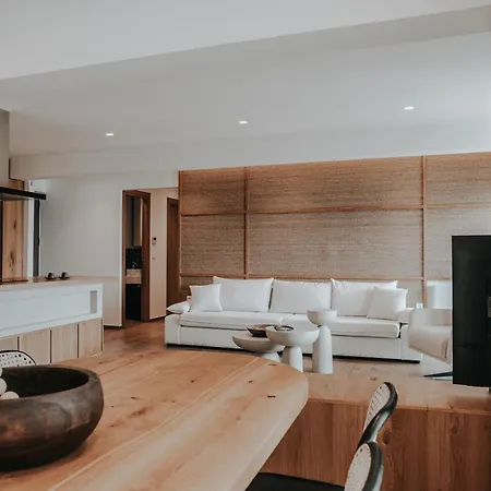 Sagredo Beachfront Retreat & By E-geo 4*