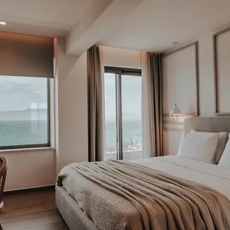 Sagredo Beachfront Retreat & By E-geo