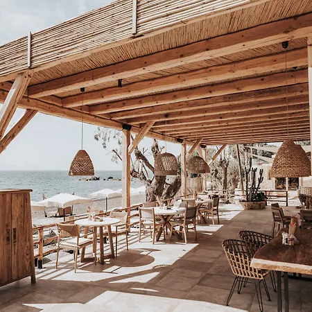 Sagredo Beachfront Retreat & By E-geo