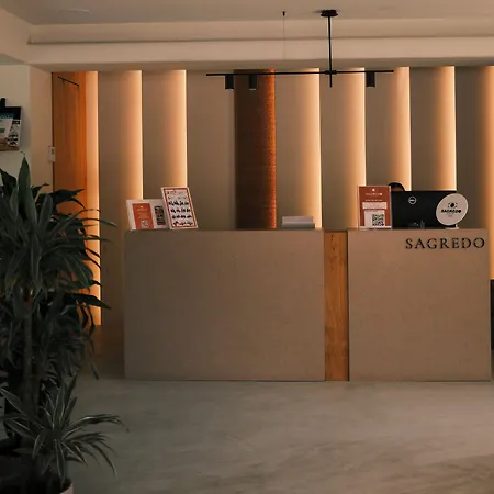 Sagredo Beachfront Retreat & By E-geo 4*